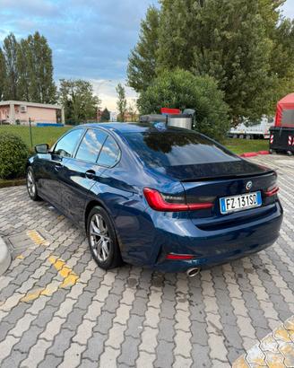 BMW 320 i 184cv Aut. Business Advantage 12/2019