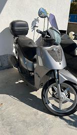 Kymco People 200