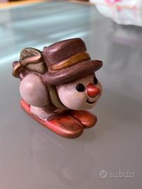 Pupazzo di neve Thun con sci