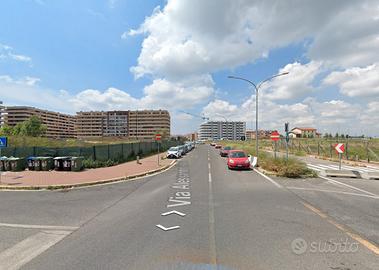 Fonte Laurentina bilocale con balcone