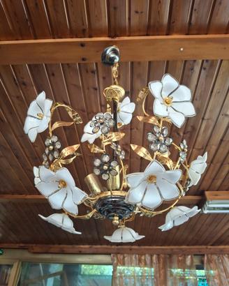 Lampadario floreale in vetro e metallo dorato