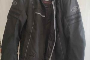 giubbotto e casco 