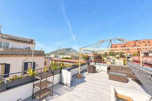 2 LOCALI A POZZUOLI