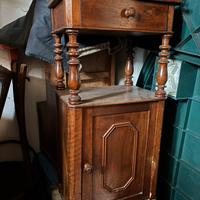 DUE mobiletti antichi