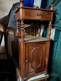 DUE mobiletti antichi