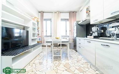 TRILOCALE CON BALCONE 7 PIANO