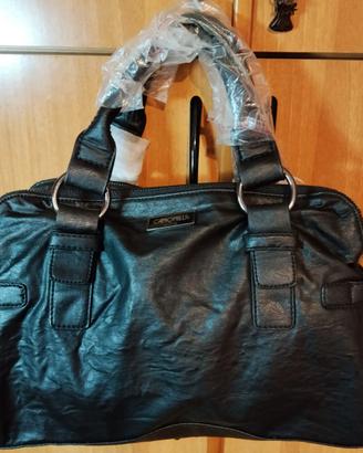 Borsa Camomilla in pelle nera Nuova con cartellino