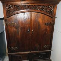 armadio etnico in legno massiccio 