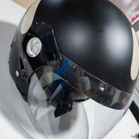 casco elmetto con visiera