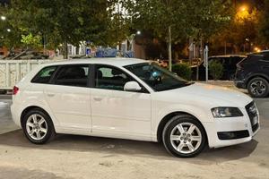 Audi A3 1.6 TDI 90cv 5 porte motore nuovo 