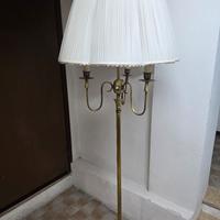 Lampadario da terra