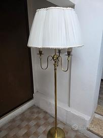 Lampadario da terra