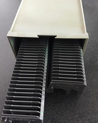 Box contenitore con 2caricatori per 50 diapositive