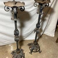 2 Antichi candelabri da terra