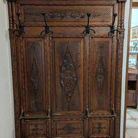 Appendiabiti con portaombrelli in legno intagliato