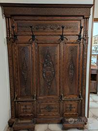 Appendiabiti con portaombrelli in legno intagliato