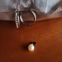 orecchini e ciondolo