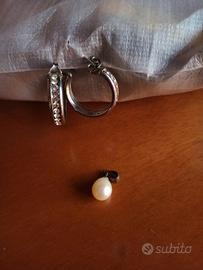 orecchini e ciondolo