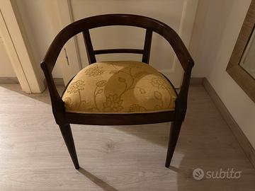 Sedia classica in legno con seduta  imbottita