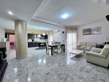 Appartamento al piano terra in zona servita