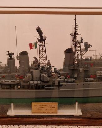 AUTOCOSTRUZIONE Cacciatorpediniere D570 Impavido