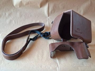 Custodia fotografica mirrorless con ottica pancake