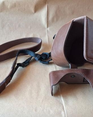 Custodia fotografica mirrorless con ottica pancake