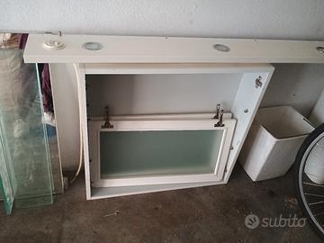 specchiera doppia e mobili  bagno