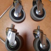 Quattro ruote gommate diametro 8 cm alte 10 cm