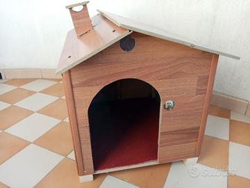CUCCE  in  LEGNO  per CANI e GATTI    € 120