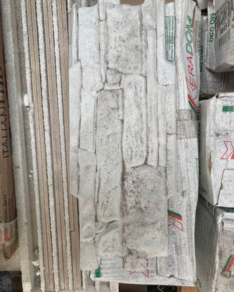 Piastrella in gres effetto pietra in rilievo mq 8