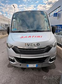 Autobus iveco 28 posti + autista