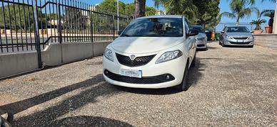 Lancia Ypsilon 1.2 69 CV 5 porte S&S Gold