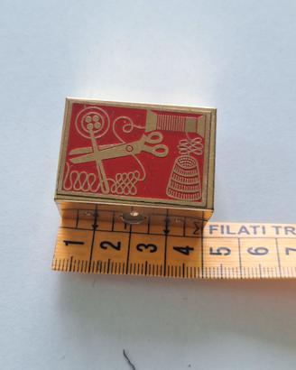 Mini scatola cucito.