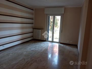 3 LOCALI A ROZZANO