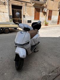 Keeway iskia 125 bianco 