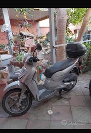 Apriiia scarabeo 200 ie