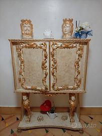 Mobile anticho stile barocco