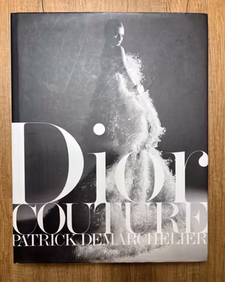 Table book Dior Couture