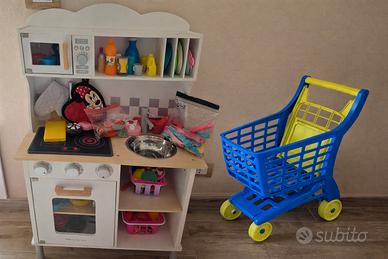 Cucina giocattolo + carrello spesa
con accessori 