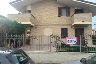 3 LOCALI A RIVALTA DI TORINO