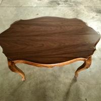 Tavolo in legno restaurato.