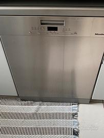 Lavastoviglie Miele G Cront Excellence 600,00 euro