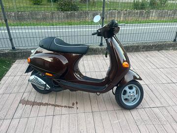 Vespa et4 125