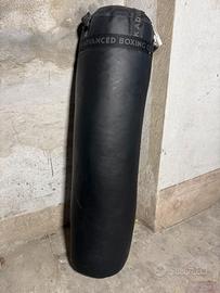 Sacco kick boxing 32kg mai usato