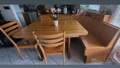 Tavolo in rovere allungabile da entrambi i lati