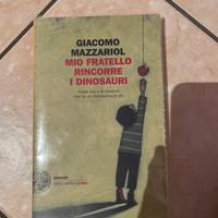 Mio fratello rincorre i dinosauri