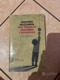 Mio fratello rincorre i dinosauri