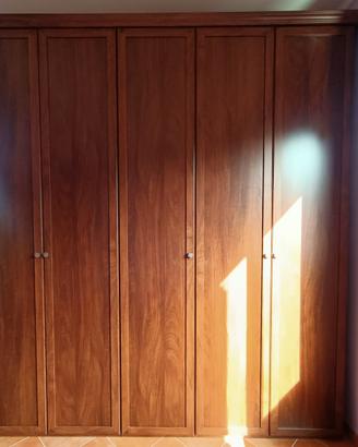 ARMADIO IN LEGNO COLOR NOCE – ELEGANTE, GRANDE E C