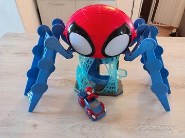 Quartier generale base dei ragni con Spidey e auto